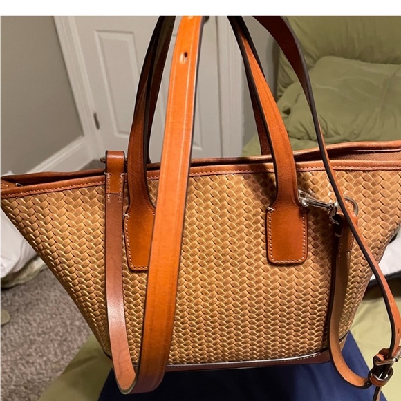 👜Dooney & Burke with wallet, comes with dust bag. Preloved excellent condition. - Picture 3 of 7